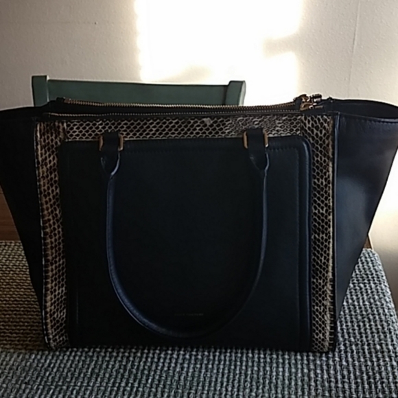 Juicy Couture RARE Luxe Locks Tote NWT - Picture 2 of 9